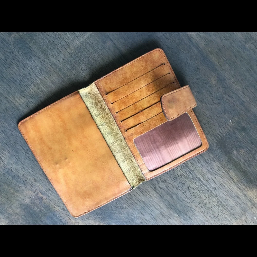 Leather Floral pattern Wallet - Picture 5 of 9
